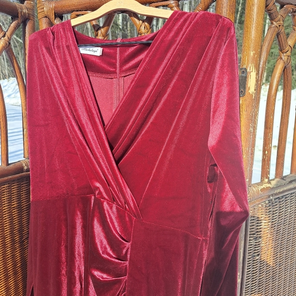 Ababalay beautiful velvet dress xxl🥀 - Picture 6 of 7